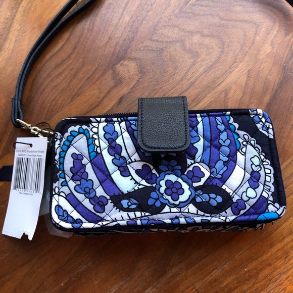 Vera Bradley Handbags - VERA BRADLEY WRISTLET